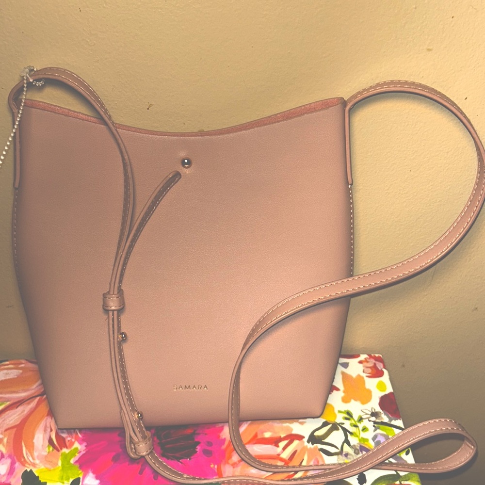 Samara Medium Shoulder Bag in Peony